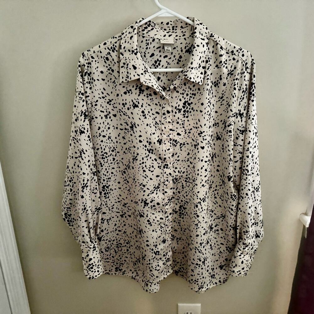 A New Day Women’s Cream and Black Patterned Blouse Size M